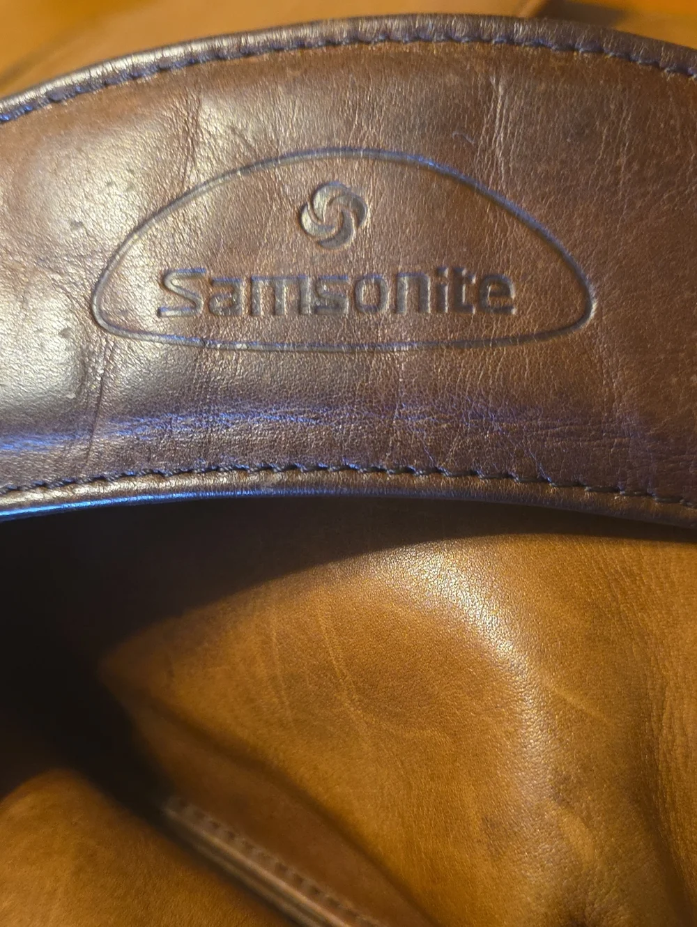Rare Vintage 1990s Samsonite Distressed Leather Briefcase Messenger Laptop Bag